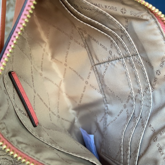 Michael Kors Jet Set Travel XL Zip Clutch-Wristlet - Picture 8 of 16